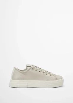 Court-Sneaker aus hochwertigem Rindleder