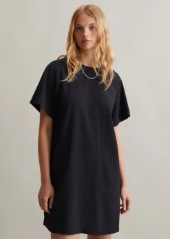 Crinkle-Kleid relaxed im T-Shirt-Stil