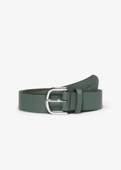 Gürtel mit glänzender Metallschließe