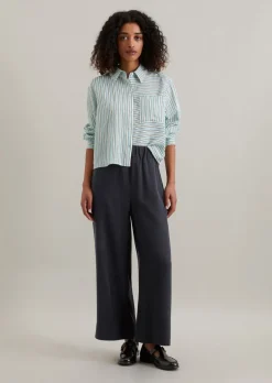 Hose relaxed aus LENZING™ Lyocell