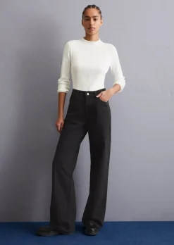 Jeans Model Tomma wide aus Black Rigid Denim