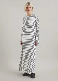 Jerseykleid ausgestellt aus Rippjersey