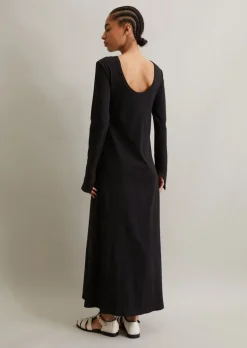 Jerseykleid ausgestellt aus Rippjersey