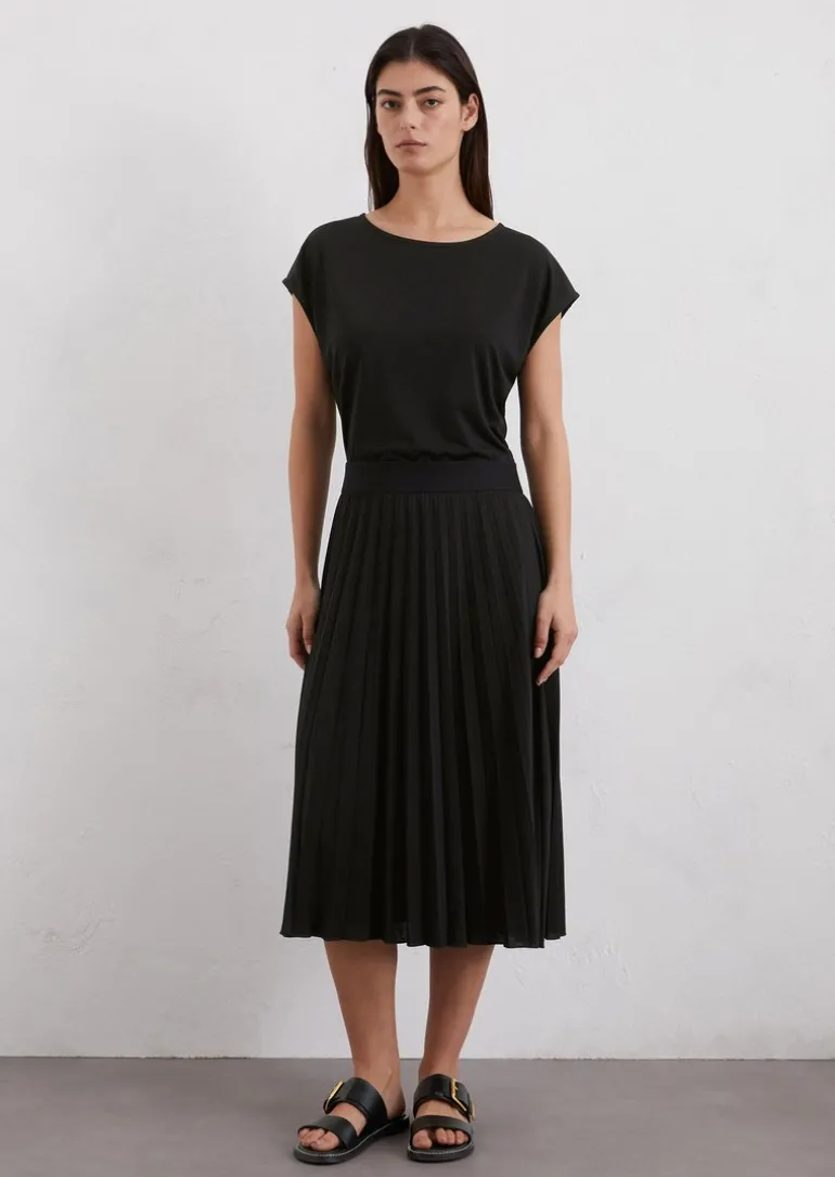 Jerseykleid mit elastischer Taille und plissiertem Rock