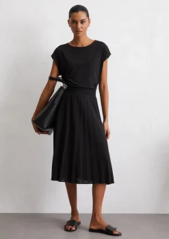 Jerseykleid mit elastischer Taille und plissiertem Rock