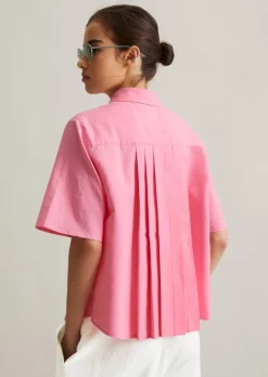 Kurzarm-Bluse relaxed mit Falten-Details im Rücken