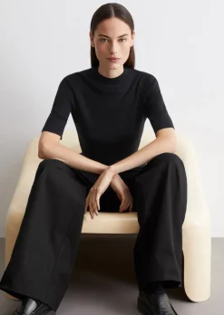 Kurzarm-Strickpullover shaped aus feiner Merinowolle