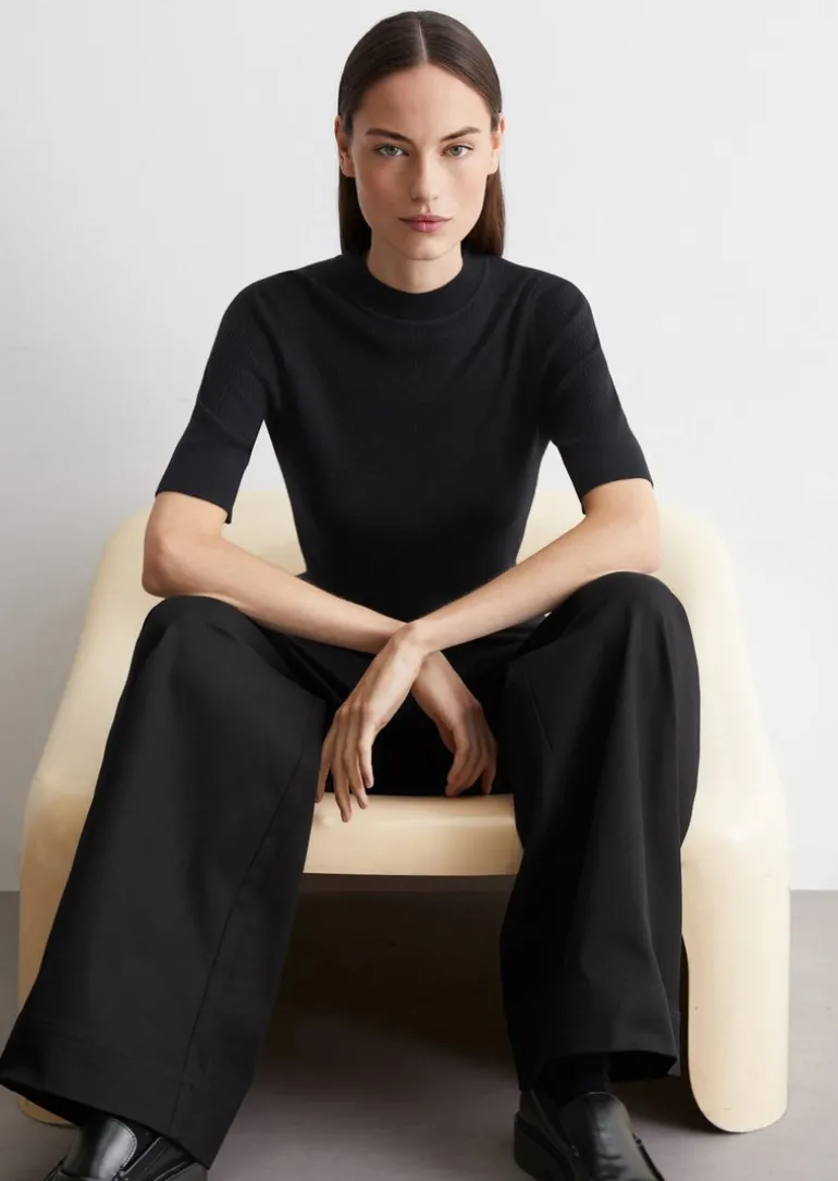 Kurzarm-Strickpullover shaped aus feiner Merinowolle