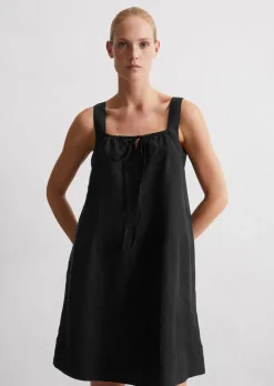 Kurzes Leinenkleid flared aus leichter Qualität