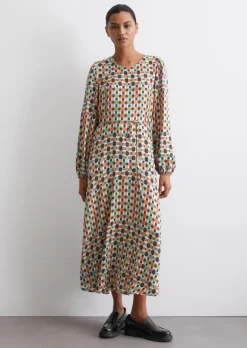 Langes Keid ausgestellt aus bedrucktem Viskose-Satin