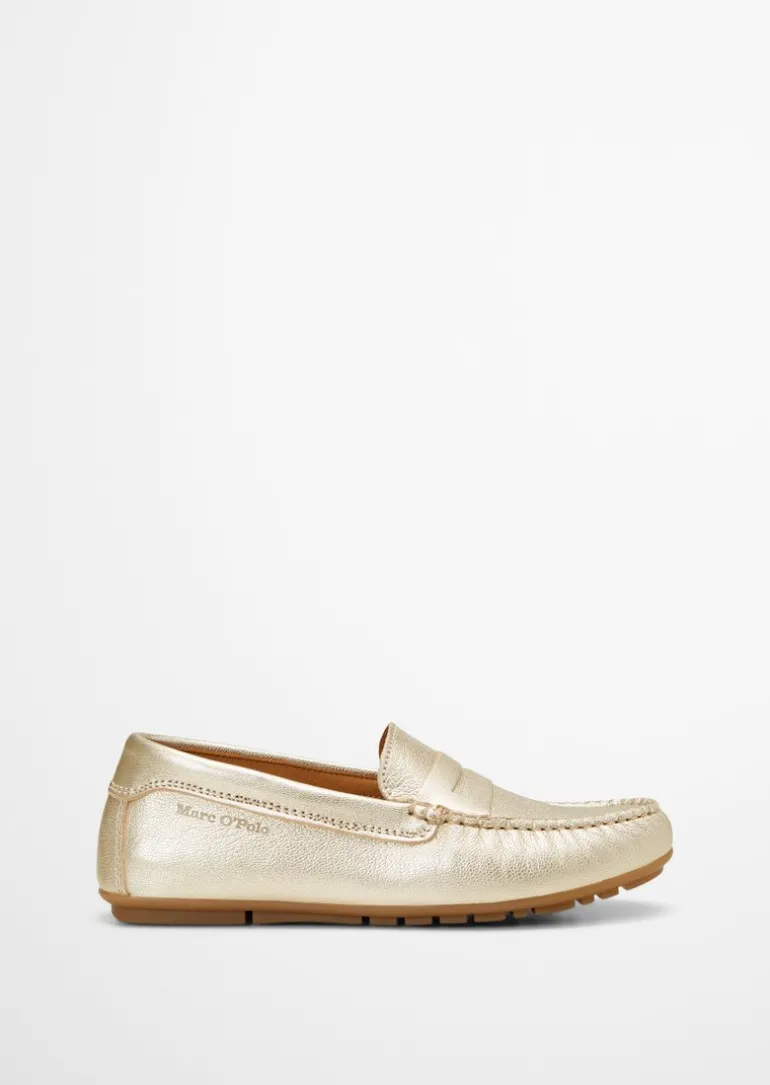 Mokassin aus Rindleder mit Metallic-Glanz