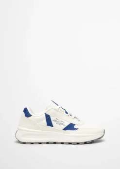 Sneaker aus hochwertigem Material-Mix