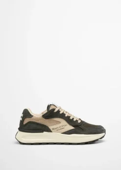 Sneaker aus hochwertigem Material-Mix