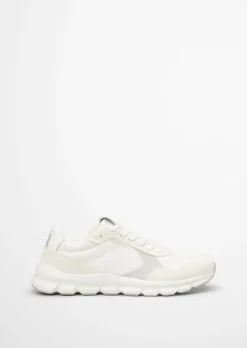 Sneaker aus ultraleichtem Material