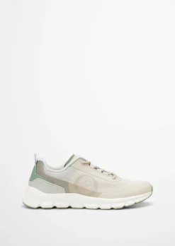 Sneaker aus ultraleichtem Material