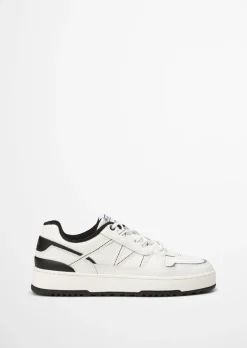 Sneaker mit robuster Gummisohle