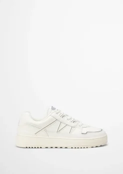 Sneaker mit robuster Gummisohle