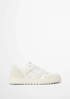 Sneaker mit robuster Gummisohle