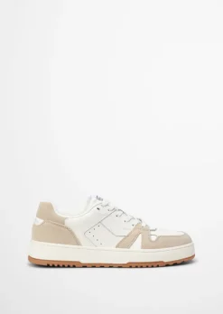 Sneaker mit robuster Gummisohle