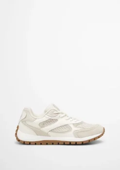 Sneaker mit weitmaschigem Mesh-Einsatz
