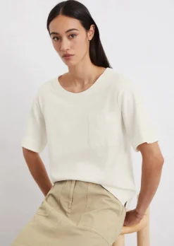 T-Shirt relaxed mit aufgesetzter Satin-Tasche