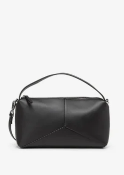 Umhängetasche small aus einer Lederalternative aus recyceltem Polyester